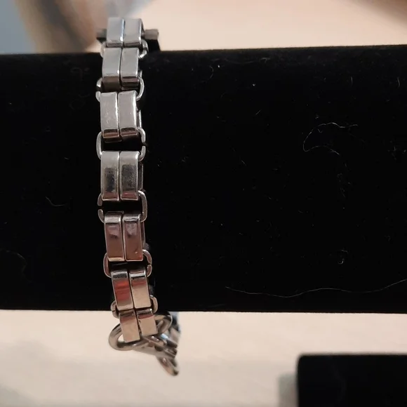 Bracelet - Picture 2 of 4